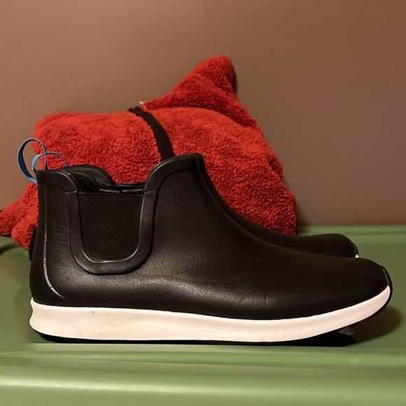 Native Deck Boots - Picture 2 of 6